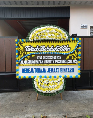 Papan Bunga Duka di Gunung Meriah